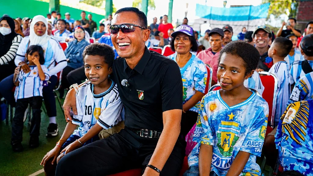 Kodam XVII/Cenderawasih Gelar Nobar Piala Dunia 2026 Bersama Warga, Pererat Kebersamaan Lewat Semangat Sepak Bola