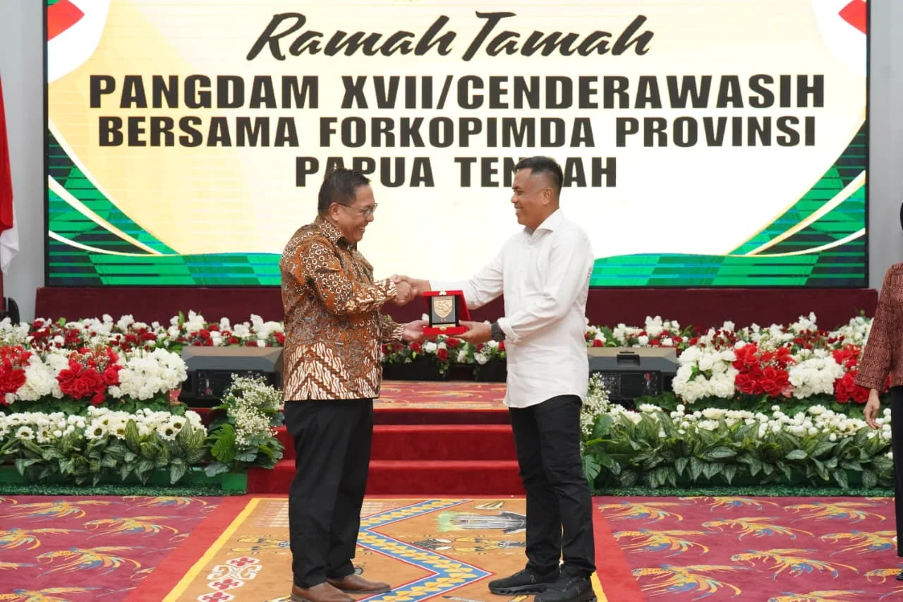 Pangdam XVII/Cenderawasih dan Ketua Persit KCK Kunker ke Nabire, Pererat Kolaborasi untuk Papua Tengah