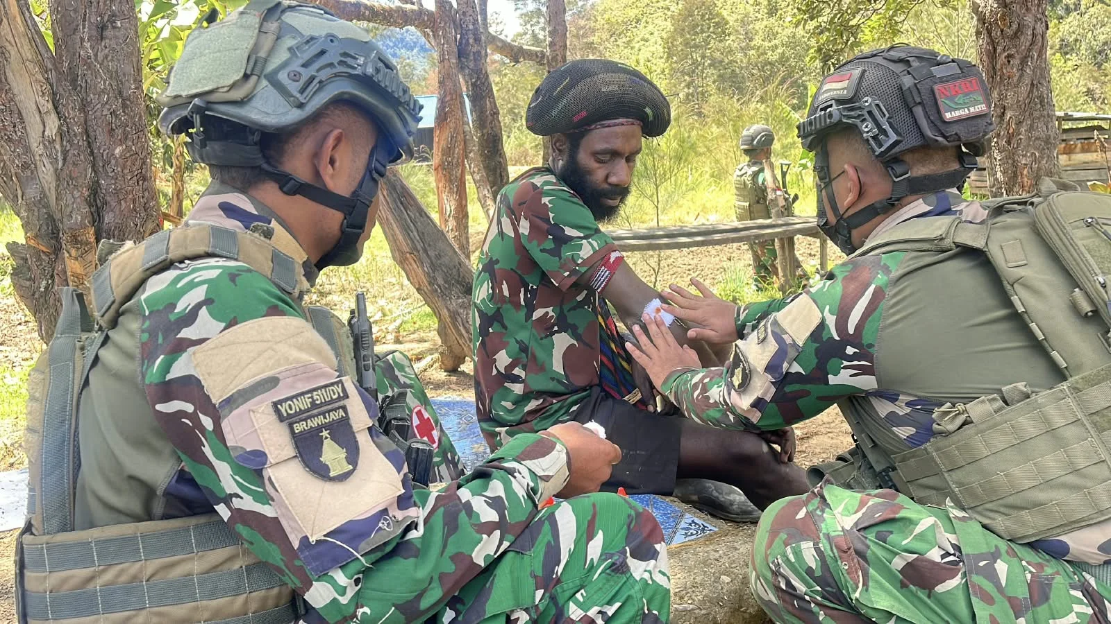 Perkuat Nasionalisme dan Kepedulian, Satgas Yonif 511/DY Hadir di Kampung Numbukawi