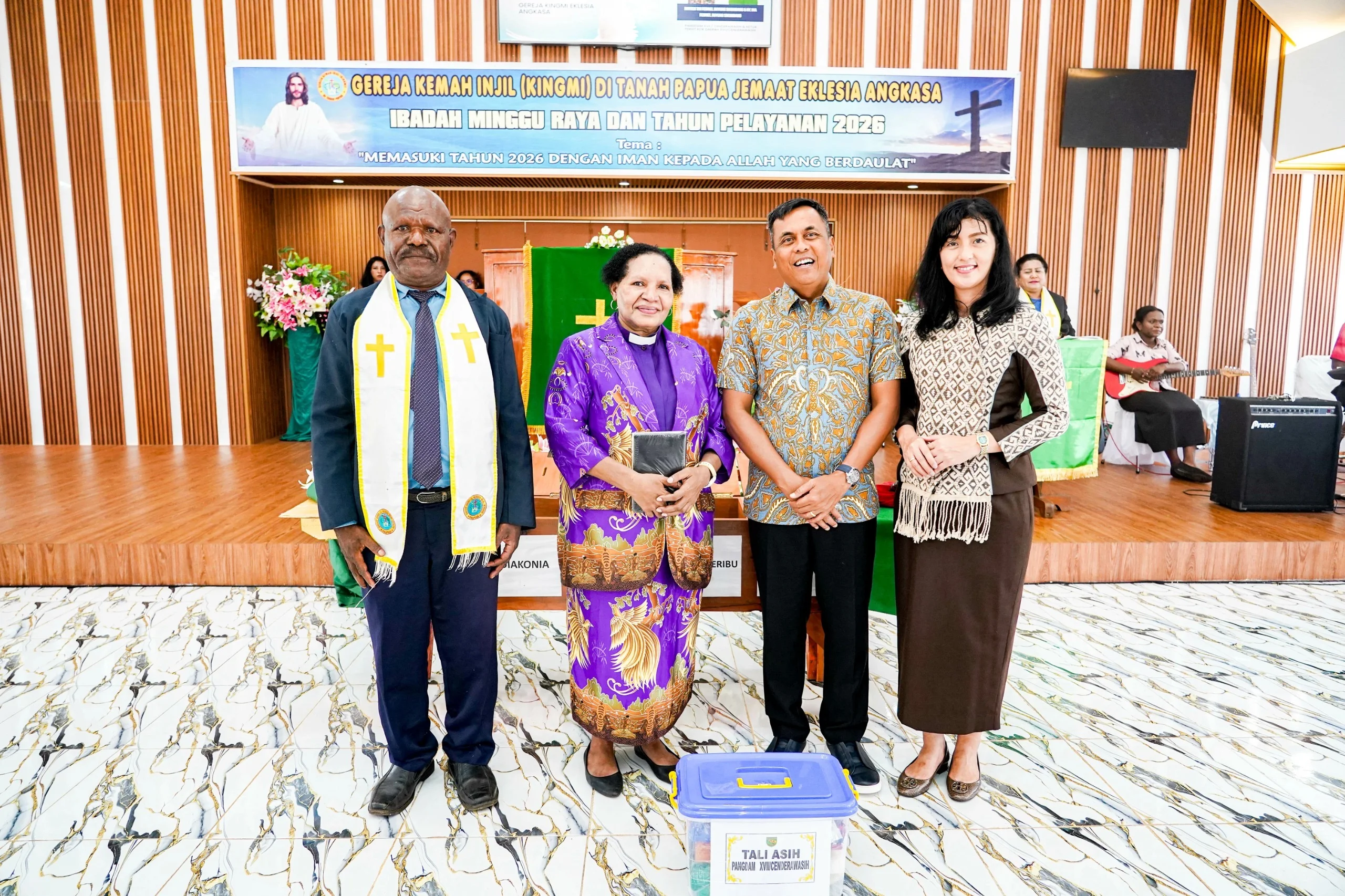 Safari Ibadah di Jemaat Kingmi Eklesia, Pangdam Cenderawasih Ajak Warga Jaga Kedamaian Papua