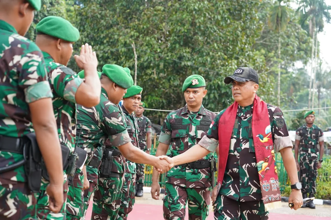 Pangdam XVII/Cenderawasih Tinjau Program Ketahanan Pangan Yonif TP 859/RBK, Dorong Prajurit Terus Berkarya