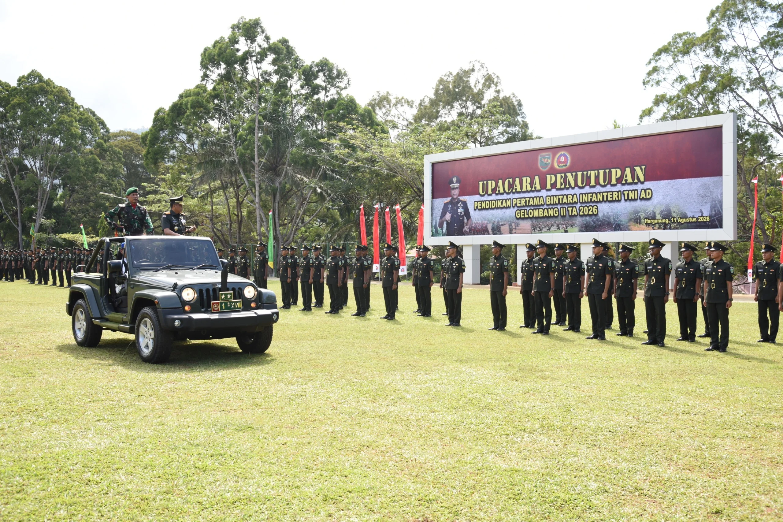 Pangdam Cenderawasih Tutup Pendidikan Bintara TNI AD Gelombang II, 98 Prajurit Resmi Sandang Pangkat Sersan Dua