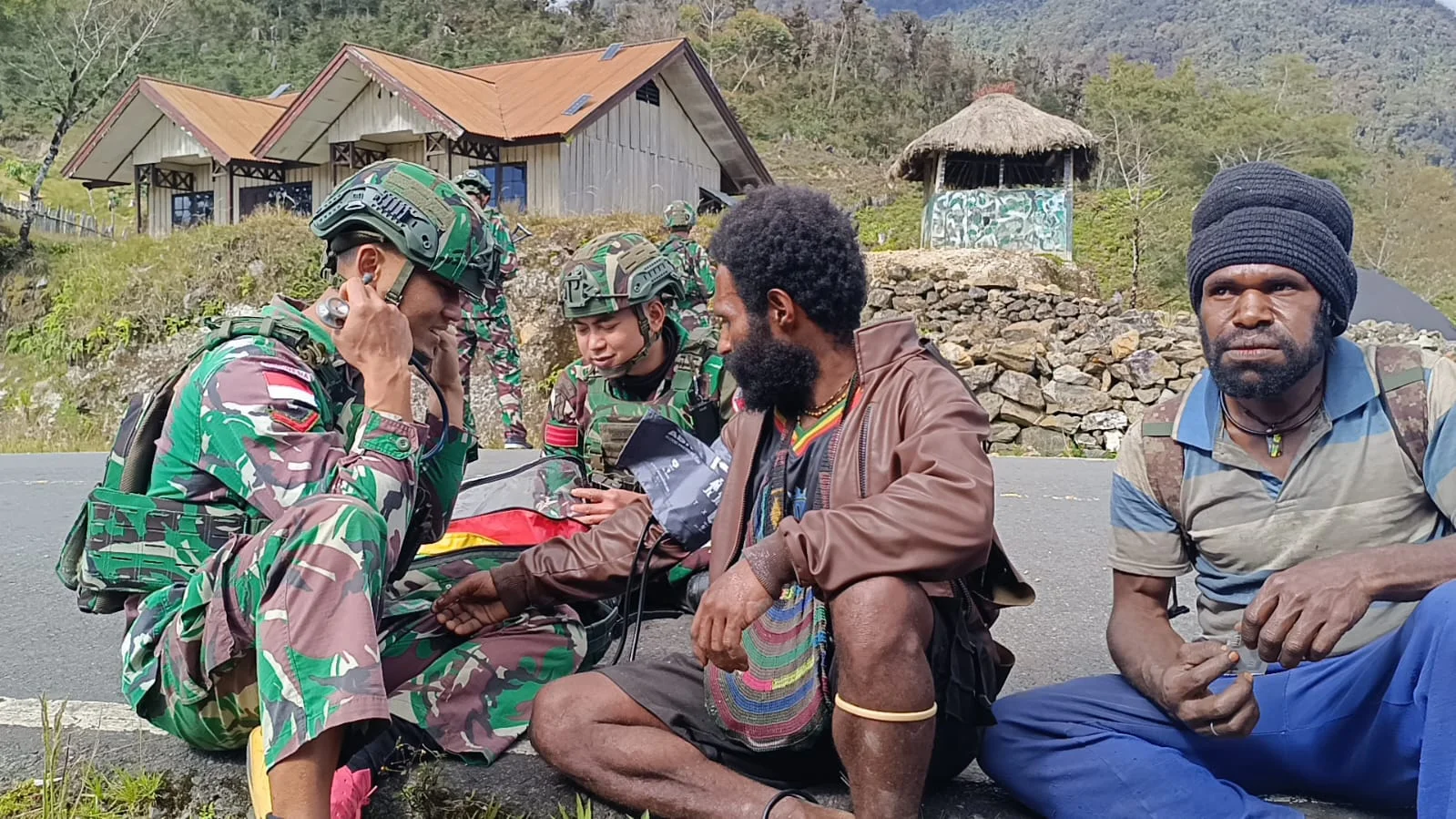 Mengobati, Menguatkan, dan Menginspirasi: Kiprah Satgas Tuah Sakti di Kampung Melar