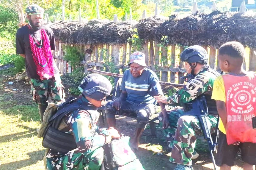 Warga Papua Sambut Syukur TNI Hadirkan Layanan Kesehatan Gratis di Lanny Jaya