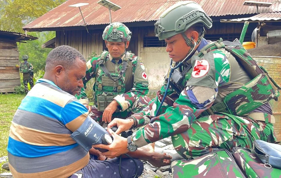 Jemput Bola TNI Layani Kesehatan Warga Tinggi Nambut