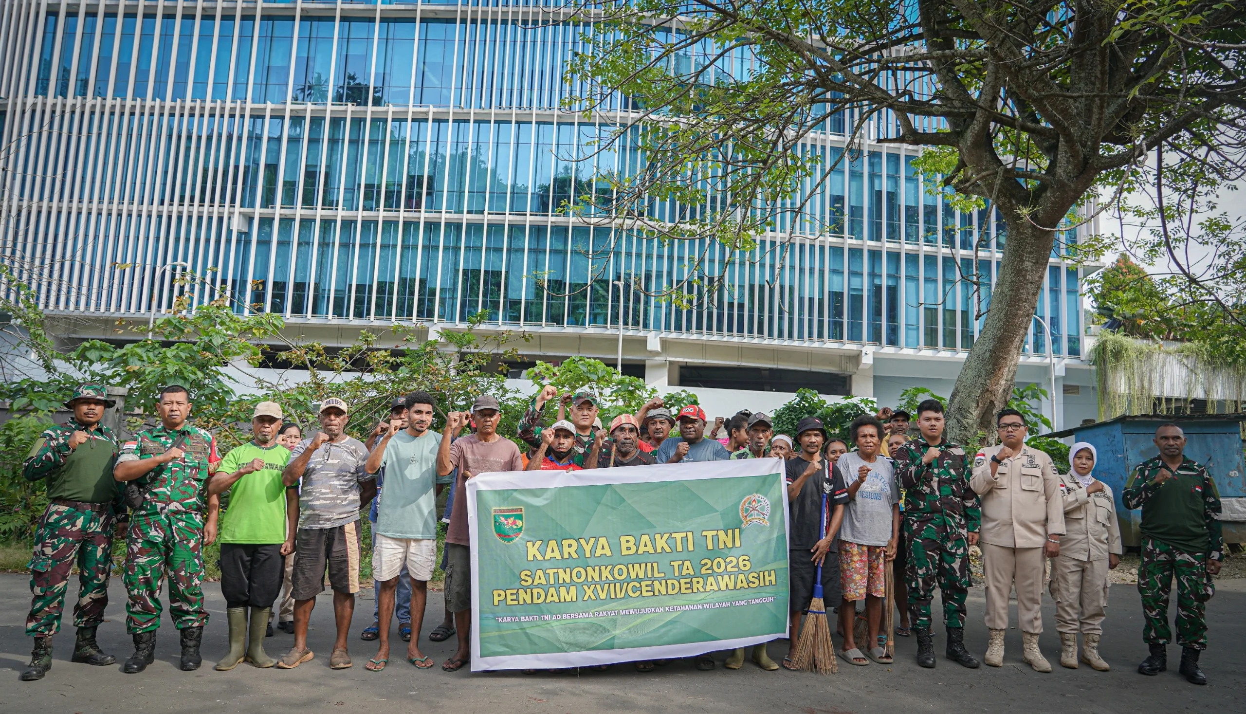 Pendam XVII/Cenderawasih Gelar Karya Bakti Bersama Warga, Wujudkan Ketahanan Wilayah yang Tangguh