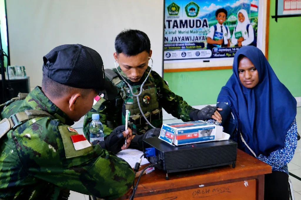 TNI Hadir di Sekolah, Bekali Pelajar Semangat Belajar dan Hidup Sehat