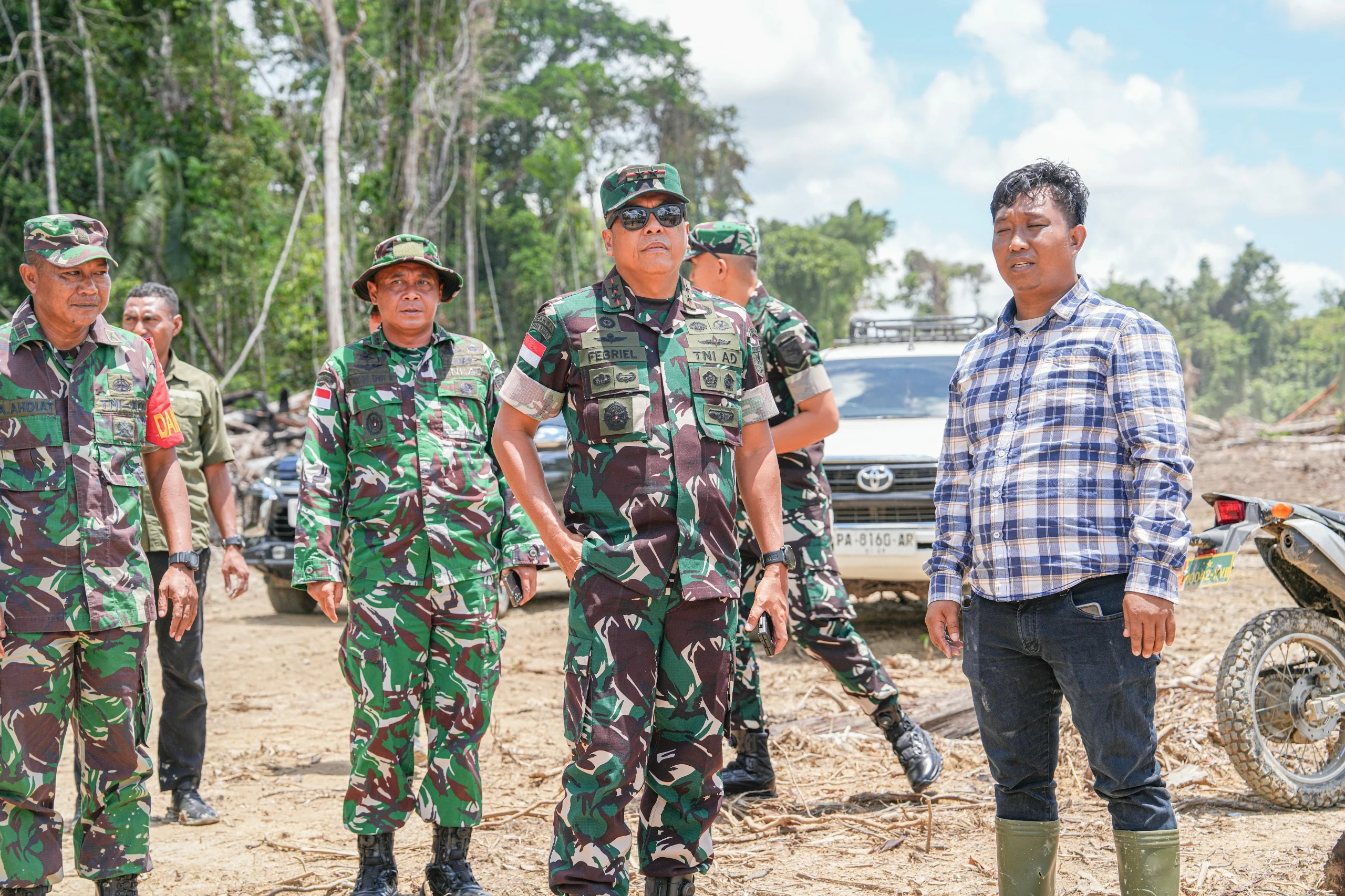 Pangdam Cenderawasih dan Gubernur Papua Tinjau Cetak Sawah Senggi, Dorong Pertanian Modern