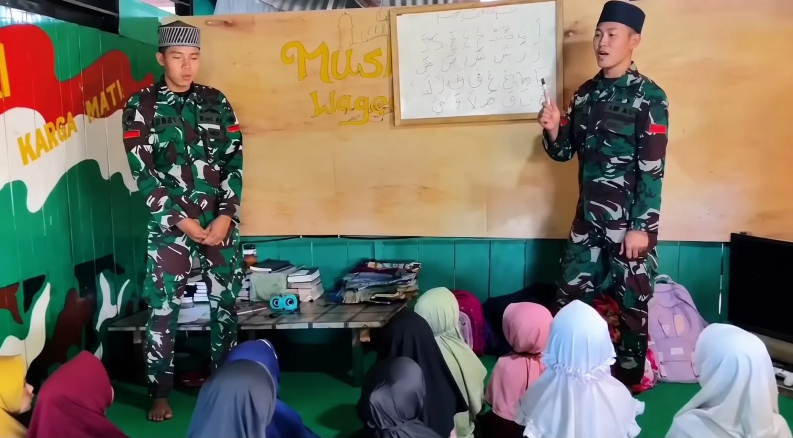 TNI Hadir Bangun Karakter, Satgas Yonif 405/Surya Kusuma Gelar Pembinaan Keagamaan di Papua Tengah