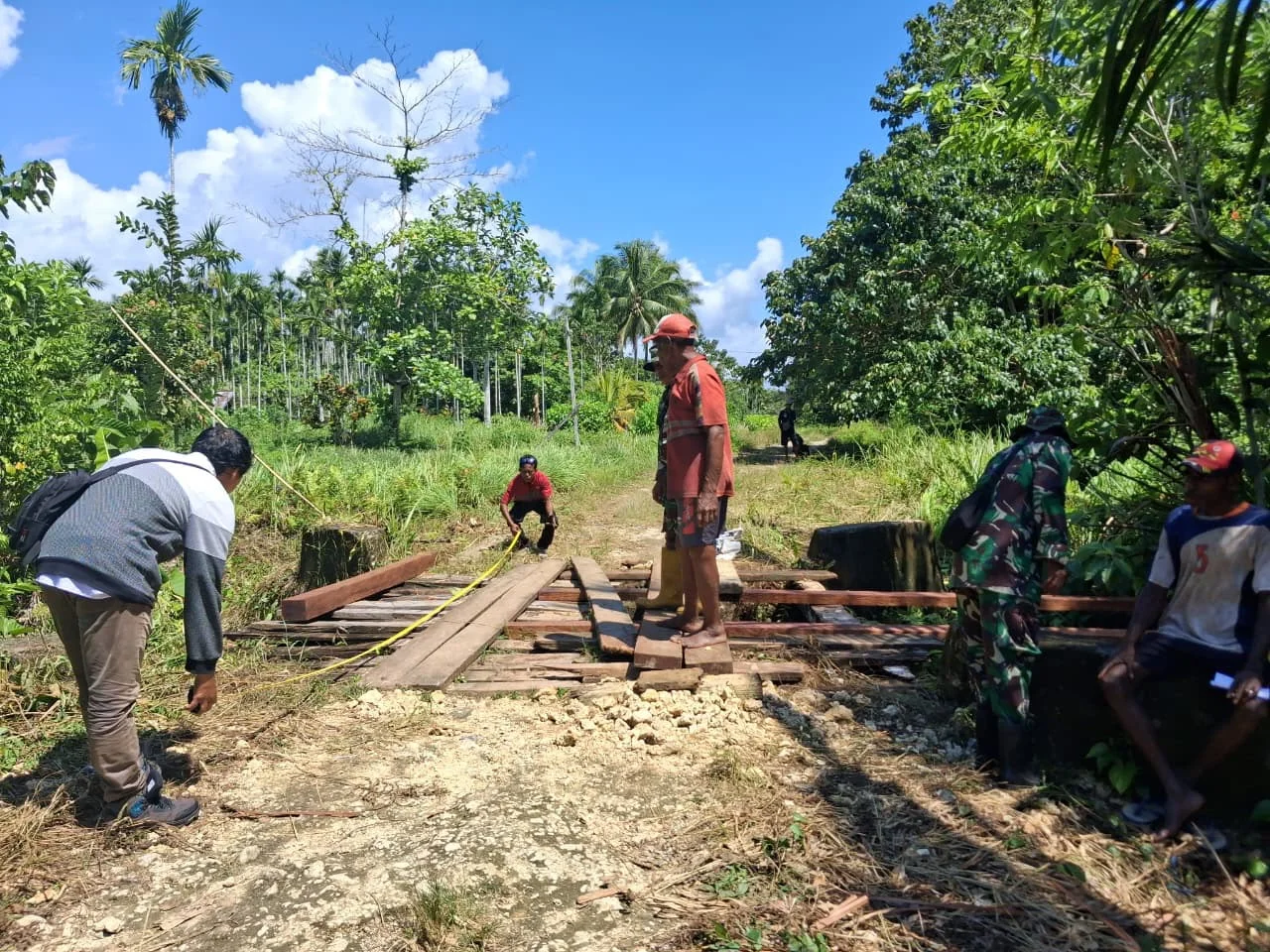 TNI AD Mulai Bangun Jembatan di Pedalaman Sarmi, Warga Pantai Timur Sambut Harapan Baru