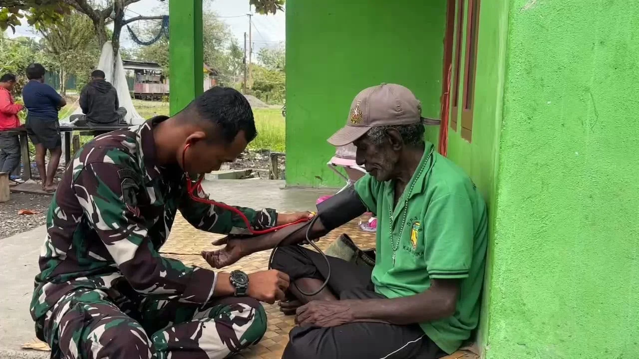 Yonif TP 820/DAAI Hadir Layani Warga Mimika, Bhakti Kesehatan dan Edukasi PHBS Tingkatkan Kualitas Hidup