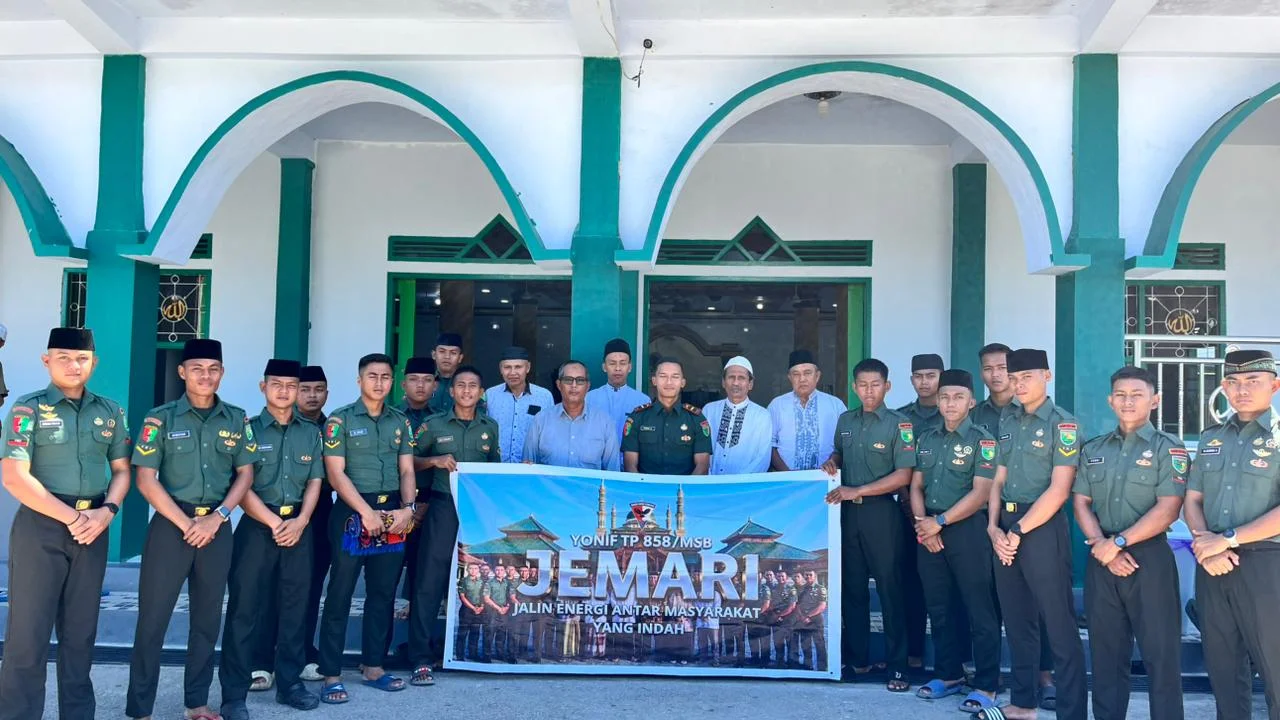 Prajurit dan Jamaah Bersatu dalam Kebersamaan, Yonif TP 858/MSB Gelar JEMARI di Masjid Al-Ikhlas Biak