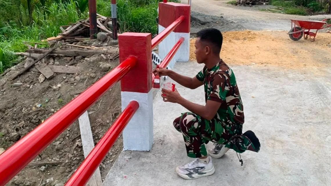 Sentuhan Merah Putih Warnai Jembatan Garuda, TNI Percepat Akses dan Harapan Warga Keerom