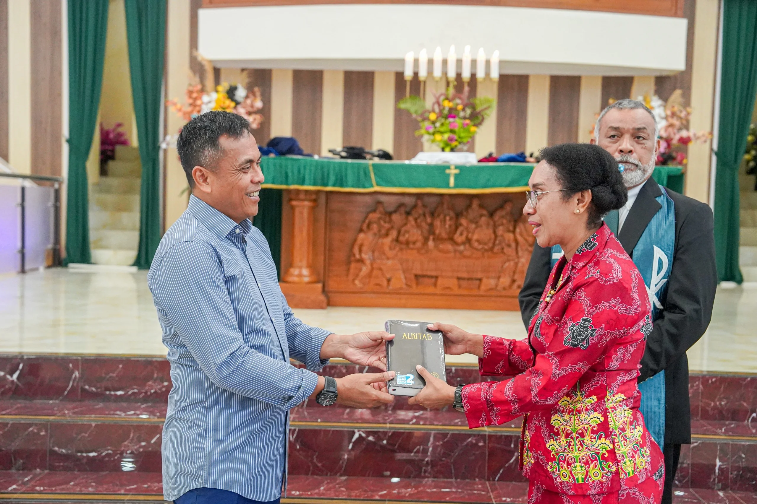 Ibadah Bersama Jemaat GKI Paulus Dok V Atas, Pangdam XVII/Cenderawasih Tegaskan Komitmen Mengabdi untuk Papua